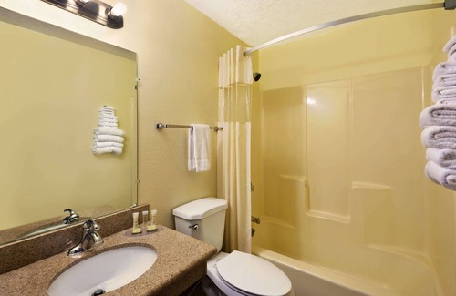 Alamogordo Hotel | Super 8 by Wyndham Alamogordo/White Sands