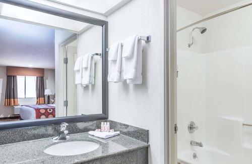Clovis Hotel | Super 8 by Wyndham Clovis