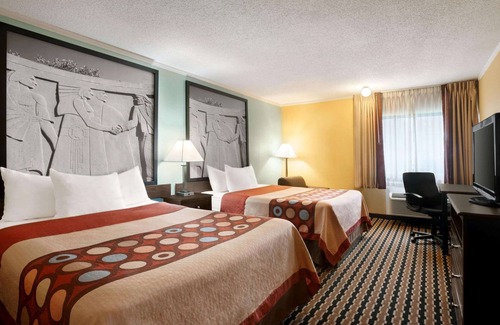 Berwick Hotel | Super 8 by Wyndham Des Moines