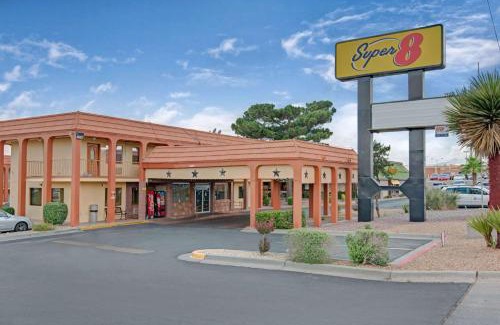Biggs Field Hotel | Super 8 by Wyndham El Paso Airport