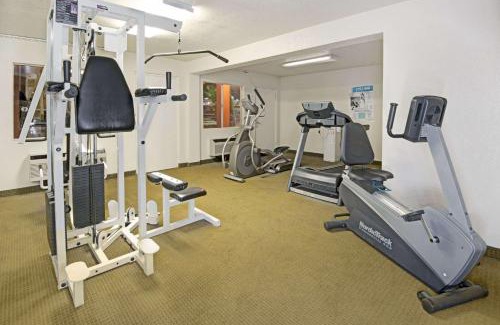 Biggs Field Hotel | Super 8 by Wyndham El Paso Airport