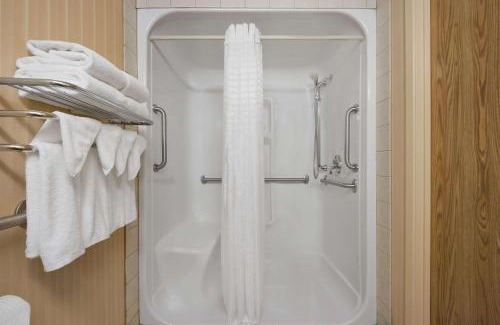 Fort St. John Hotel | Super 8 by Wyndham Fort St. John BC