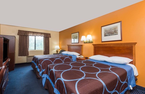 North Meadows Hotel | Super 8 by Wyndham Hartford
