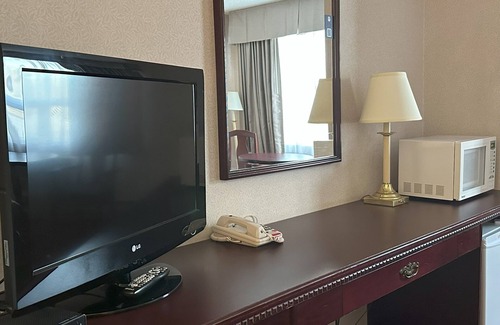 South Lethbridge Hotel | Super 8 by Wyndham Lethbridge