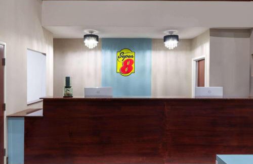 Lubbock Hotel | Super 8 by Wyndham Lubbock West