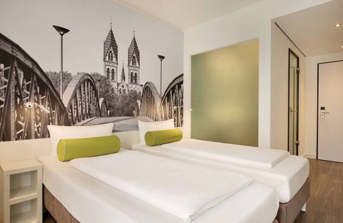 Neustadt Hotel | Super 8 by Wyndham Mainz Zollhafen