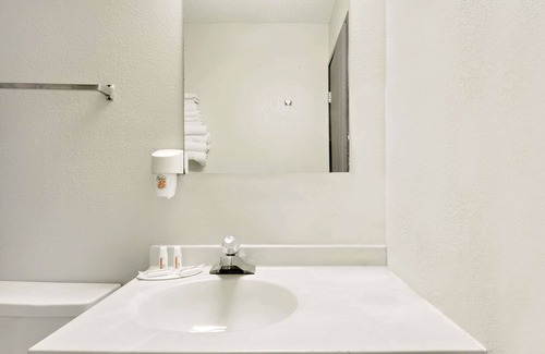 Marshall Hotel | Super 8 by Wyndham Marshall