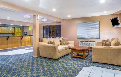 Mesa Hotel | Super 8 by Wyndham Mesa Gilbert