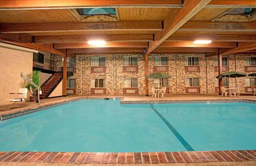 Monticello Hotel | Super 8 by Wyndham Monticello
