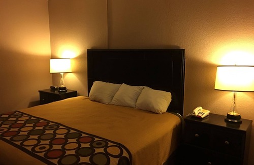 New Castle Hotel | Super 8 by Wyndham New Castle