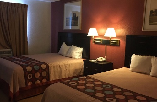 New Castle Hotel | Super 8 by Wyndham New Castle