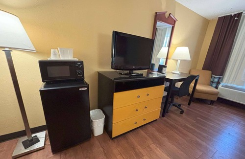 O'Fallon Hotel | Super 8 by Wyndham O'Fallon
