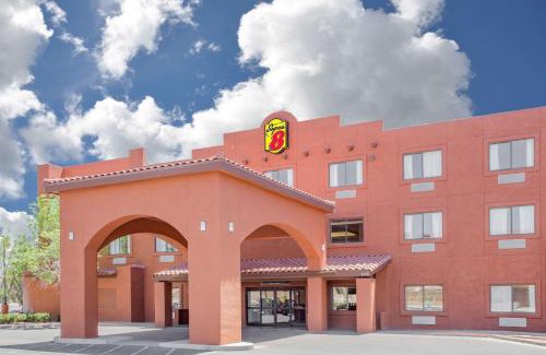 Page Hotel | Super 8 by Wyndham Page/Lake Powell