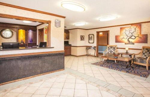 Van Buren Hotel | Super 8 by Wyndham Van Buren/Ft. Smith Area