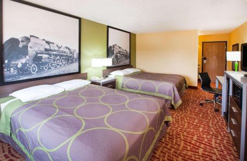Van Buren Hotel | Super 8 by Wyndham Van Buren/Ft. Smith Area