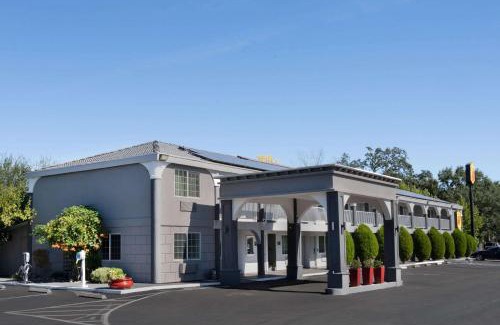 Ukiah Hotel | Super 8 Ukiah by Wyndham