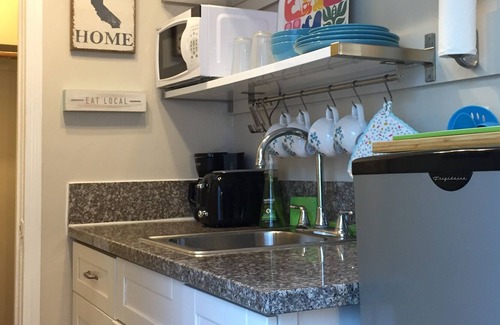 Palms Apartment | Super Adorable Palms Studio Apartment