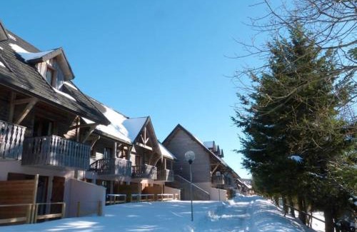 Besse-et-Saint-Anastaise Apartment | Super Besse 5/6 pers. Vue sur les monts du cantal