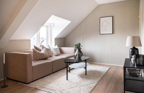 Trondheim Apartment | Super Central renovated flat, next to Solsiden, Free Private Parking right outside !