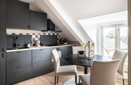 Trondheim Apartment | Super Central renovated flat, next to Solsiden, Free Private Parking right outside !