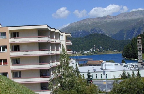 Sankt Moritz-Bad Apartment | Super centrally located apartment house in St. Moritz Bad