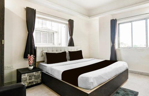 Chinar Park Hotel | Super Collection O City Center New Town Kolkata Formerly Paradise Inn