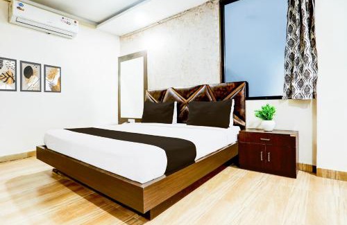 Gwalior Hotel | Super Collection O Kampoo Tiraha Road formerly Siddhi Vinayak