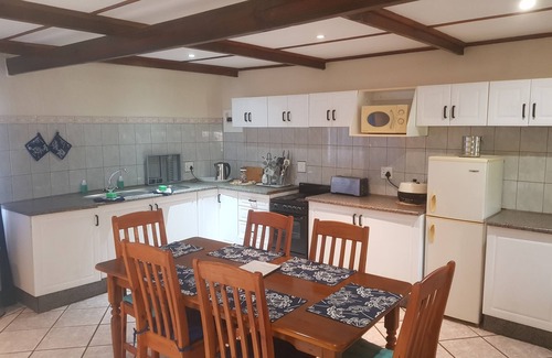 Krugersdorp Ski Chalet | Super Deluxe Family Chalet