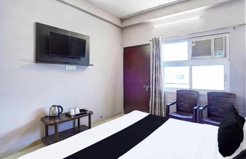 Kakarmatha Hotel | Super Hotel O BLW Kakarmatta Near Banaras Junction