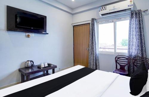 Kakarmatha Hotel | Super Hotel O BLW Kakarmatta Near Banaras Junction