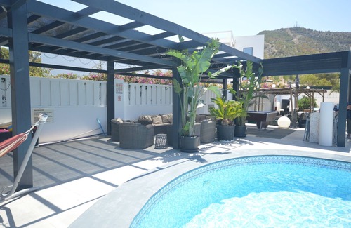 El Albir Villa | Super Location. Sea at 70m, Beach 300m, Wifi, Aircon, BBQ, 3 Gen Family, Party