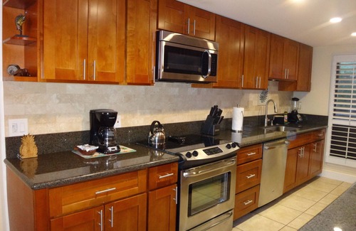 Maalaea Condo | Super Luxury, Direct Oceanfront, 20 yards From Ocean, Whale Watchers Paradise