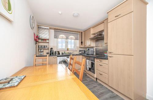 Inverkeithing Apartment | Super Prime Train Station Inverkeithing By Tba