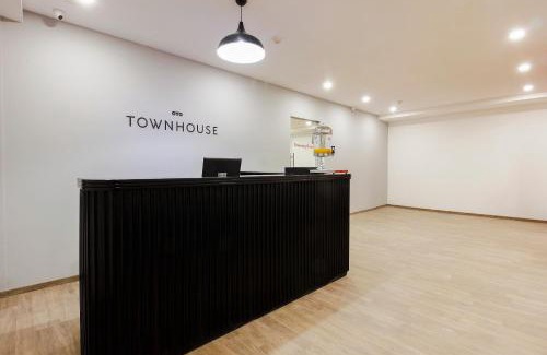 Hyderabad Hotel | Super Townhouse RCC Elite