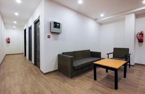 Hyderabad Hotel | Super Townhouse RCC Elite