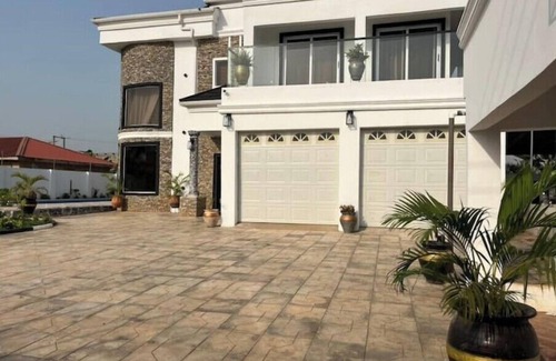 Kweiman House | Superb 4-bedroom house in Accra with AC and Swimming Pool