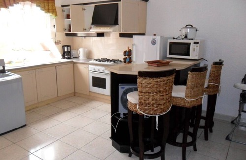 Flic-en-Flac Apartment | Superb apartment-300m from beach (Rate incl. free WiFi, maid service, parking.)