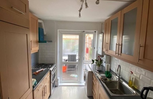 Vauxhall Apartment | Superb Flat Next to Stockwell Station!