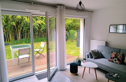 Villenave-d'Ornon Apartment | Superb ground floor apartment with garden in quiet residence