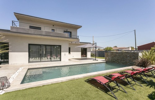 Cap d'Agde Villa | Superb new contemporary villa with private pool 400 m from the sea