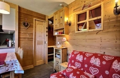 Belle Plagne Apartment | Superb studio-cabin for 4 on the slopes, balcony, ski locker, parking