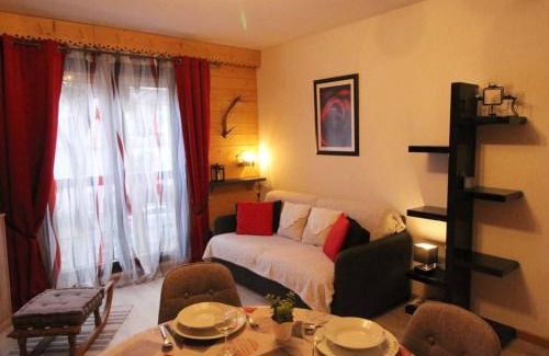 Bagneres-de-Luchon Apartment | Superbe 2 Pièces Tout Confort à Luchon - Parking, WIFI, Près Télécabine - FR-1-313-218