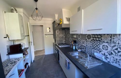 Mazargues Apartment | Superbe appartement 2 chambres, clim, quartier calme entre la mer et les calanques