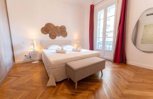 Nice City Centre Apartment | Superbe appartement avec jardin piscine, garage