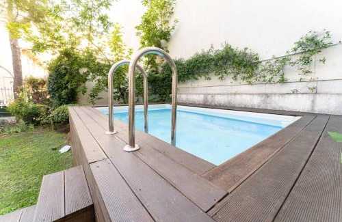 Nice City Centre Apartment | Superbe appartement avec jardin piscine, garage