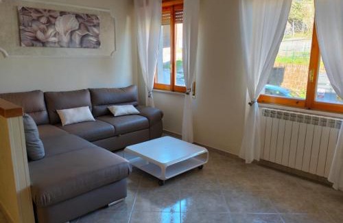 Montefalcione Apartment | Superbe Appartement de 5 pièces avec 3 grandes chambres situé dans un jolie village