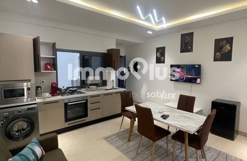 Point E Apartment | Superbe F2 Lumineux Avec Piscine