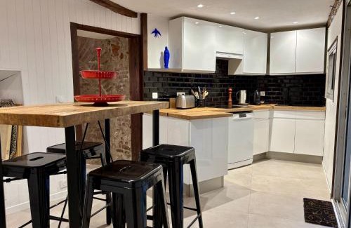 Claira House | Superbe Maison de village à Claira 8 Personnes