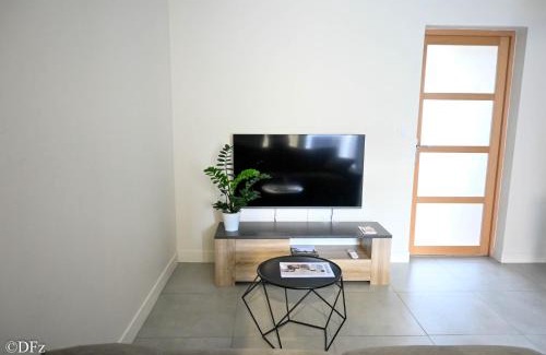 Arthes Apartment | Superbe T2 climatisé avec patio et jardin