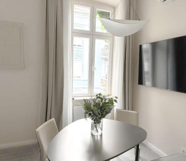 Vracar Apartment | Superstring Design Suite in Prime Location